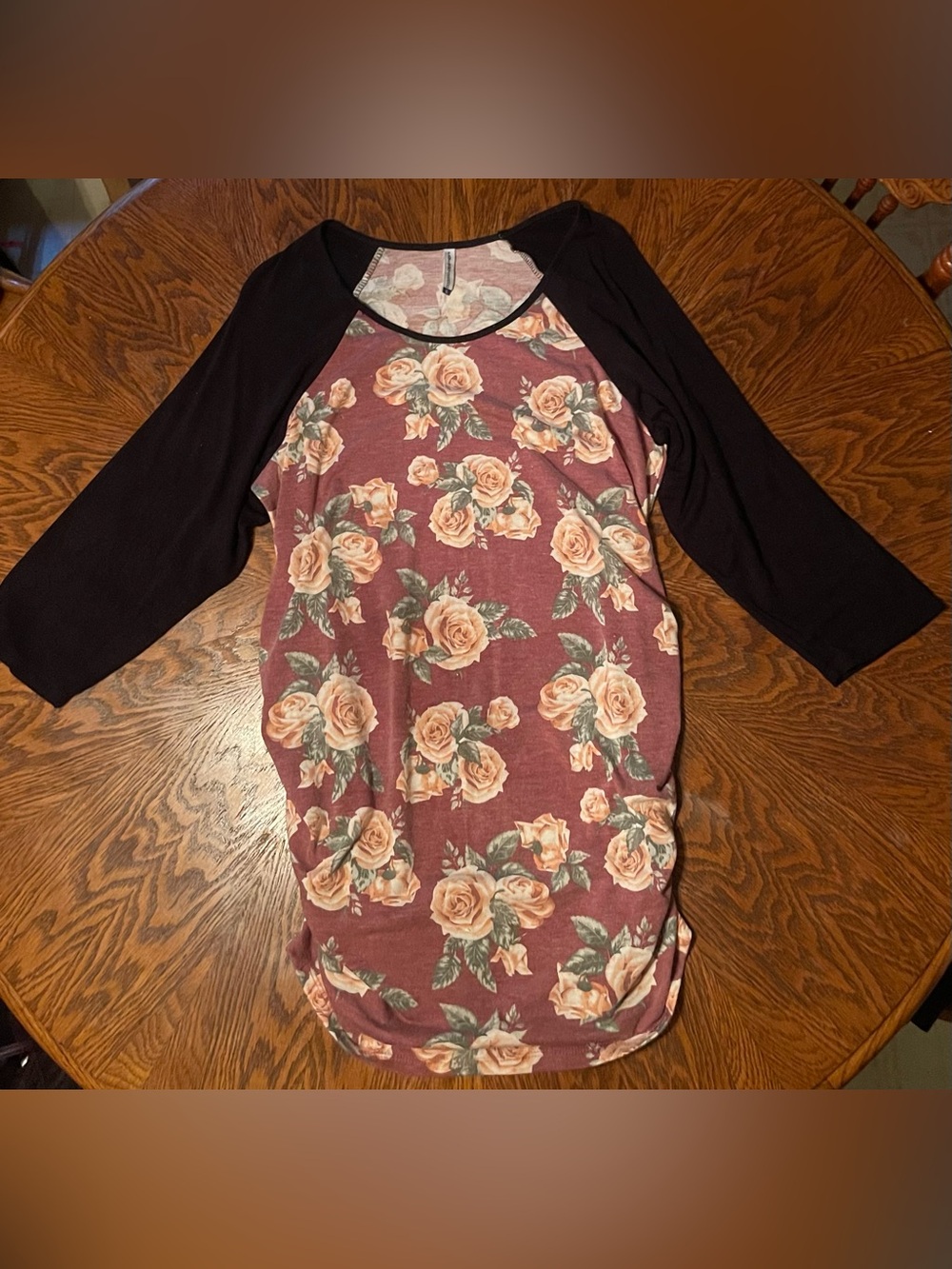 Planet Motherhood Floral Raglan Top with Black Sleeves Size XL- Maternity